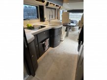 Koberec pre obytné auto Hymer B880 Intergral s kabinou řidiče ( Mercedes ) 2023 Lounge (HYM-002)