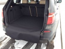 Textilné koberce do kufra auta s nášľapom Volvo XC90  7 míst 2014 - Carfit (5027-01-kufr)