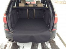 Textilné koberce do kufra auta s nášľapom Hyundai Tuscon 2015 - Carfit (1862-kufr)